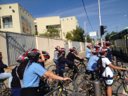 بالصور: طلاب مدرسة اجيال الثانوية يشاركون بفعالية الحذر بركوب الدراجات الهوائية